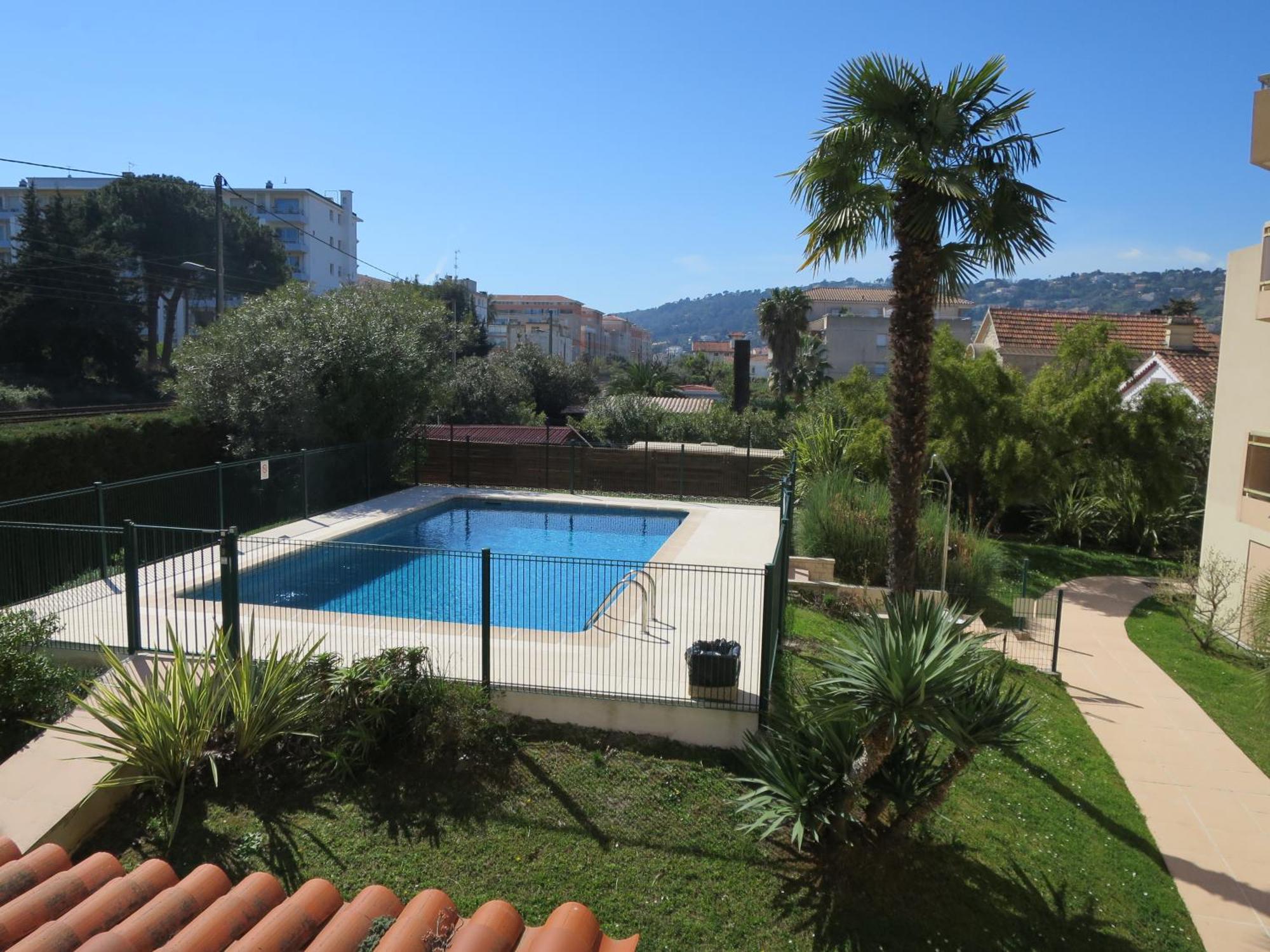 T2 Coquet Proche Plages, Port Et Centre Ville Golfe-Juan Exterior photo